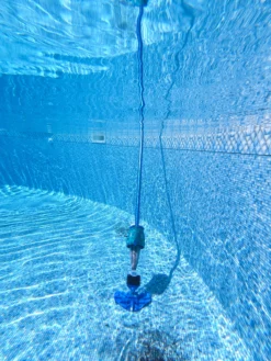 POOL BLASTER FUSION PV-10 HANDHELD LITHIUM CLEANER 10 POOL BLASTER FUSION PV-10 HANDHELD LITHIUM CLEANER -POOLSPLASH Sales NE9872 PV10 F4